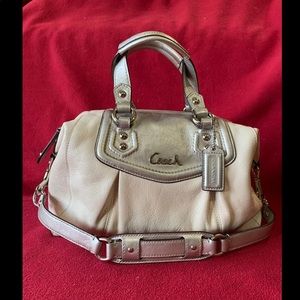 LIKE NEW Coach Authentic Genuine Leather Bag